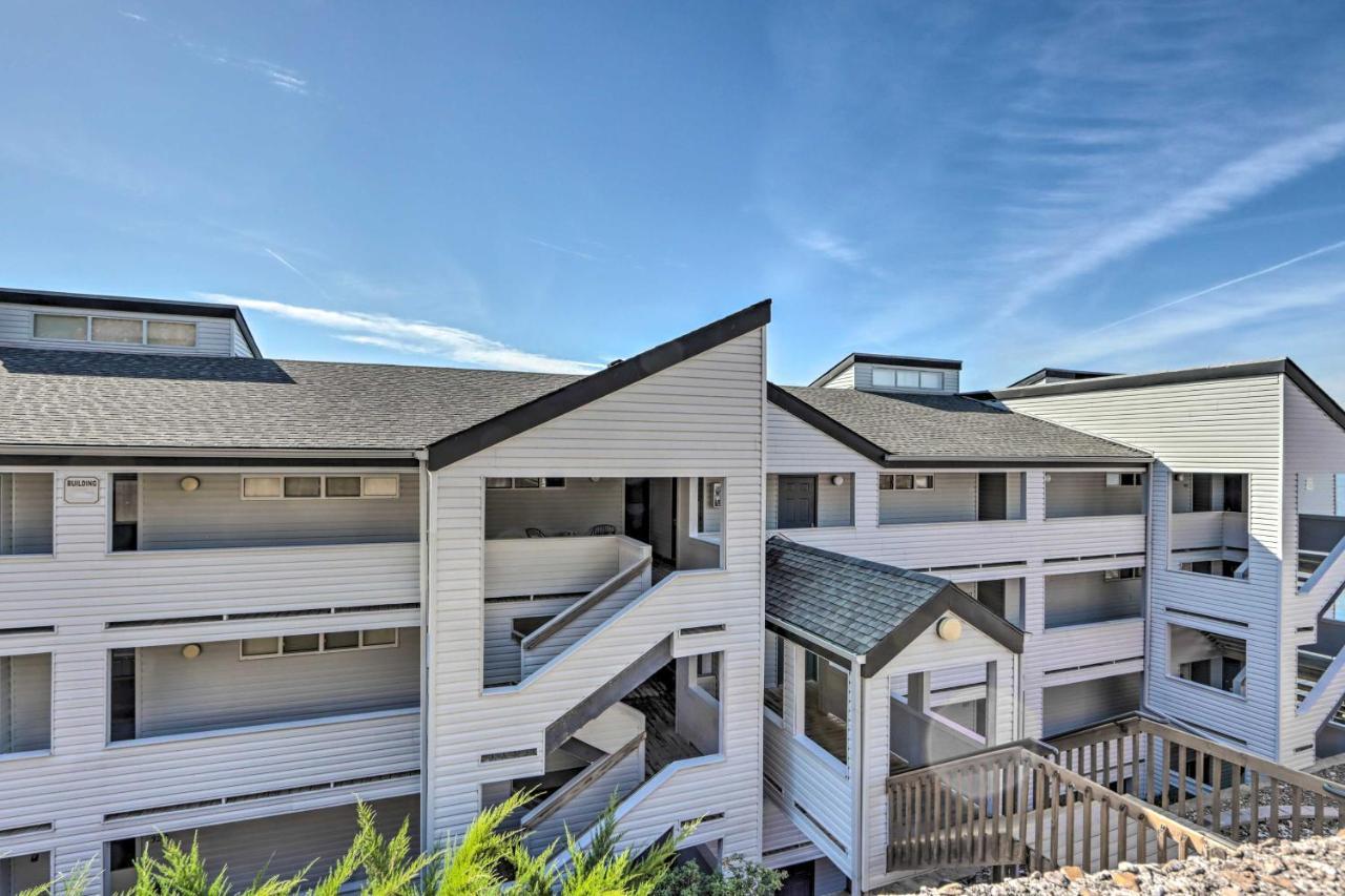 Sunny Osage Beach With Balcony And Lakefront View 외부 사진